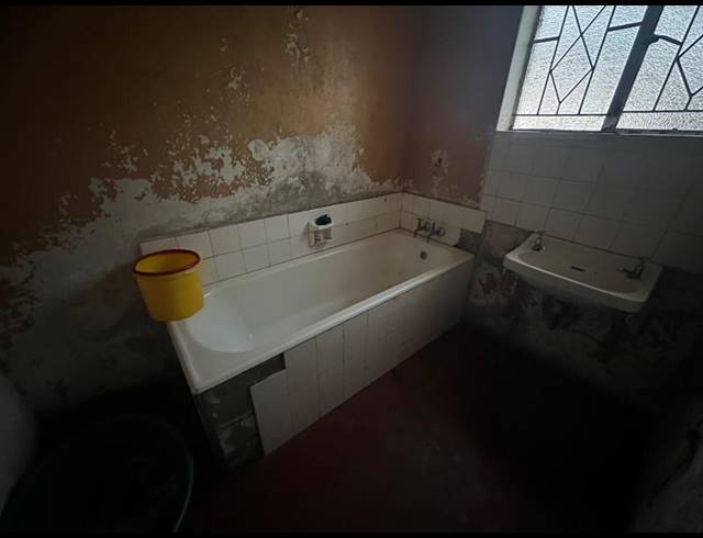 10 BEDROOM HOUSE FOR SALE IN GERMISTON STATION